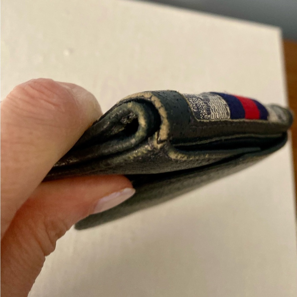 Title: Gucci Blue Wallet with Red Stripe - Picture 6 of 11